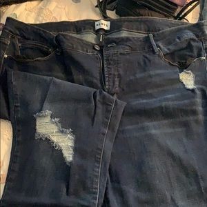 Rebel Wilson pin up crop